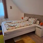 Kemencés Udvarház Apartman *