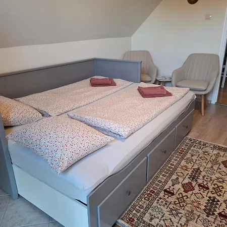 Apartamento Kemences Udvarhaz *