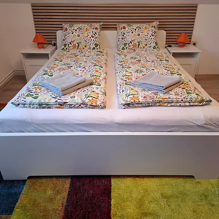 Kemences Udvarhaz Apartamento *