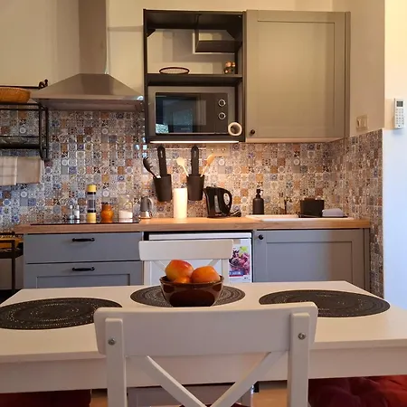 Kemencés Udvarház Apartman *