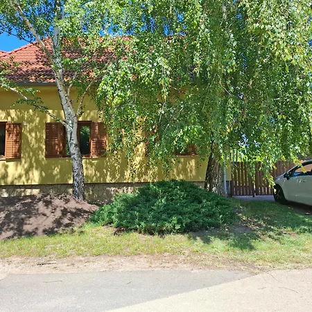 Kemences Udvarhaz Apartamento