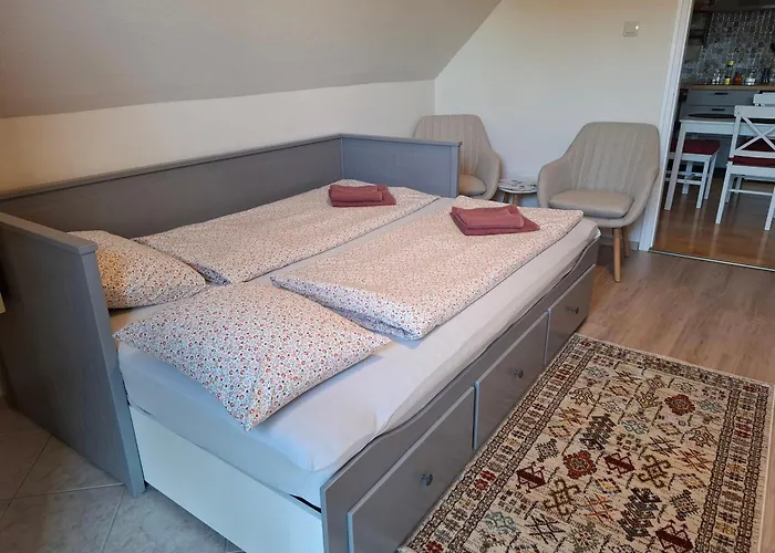 Apartamento Kemences Udvarhaz *