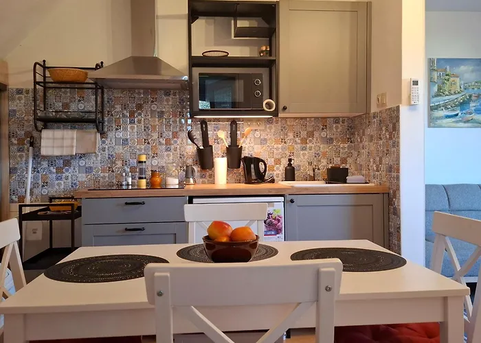 Kemences Udvarhaz Apartamento *